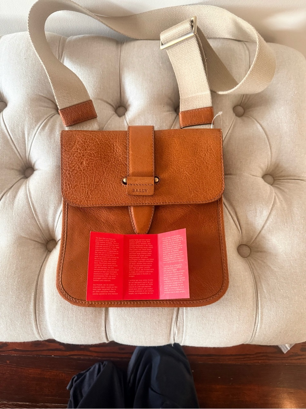 BALLY Luxury Pristine Tan Leather Messenger Crossbody Bag Italy - Picture 4 of 7